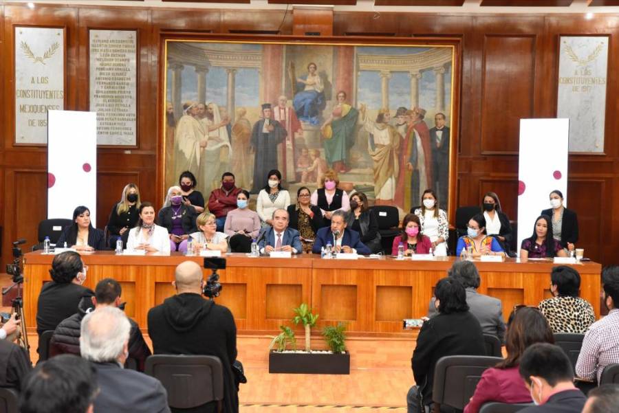 Una mujer podría gobernar el Edomex hasta el 2029 gracias a una reforma constitucional