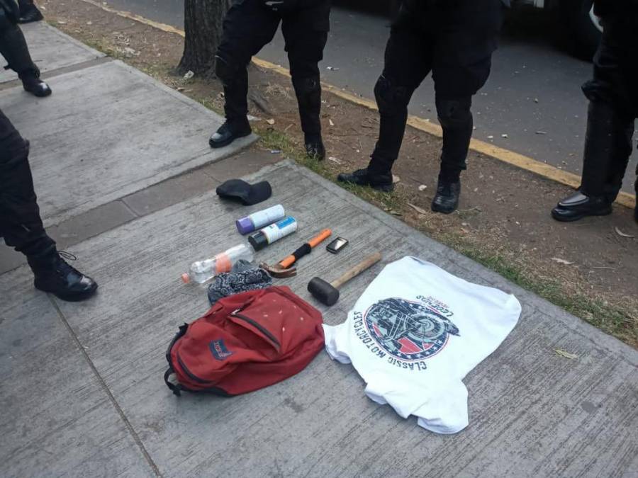 Autoridades aseguran objetos peligrosos en Marcha 8M; evitan infiltraciones