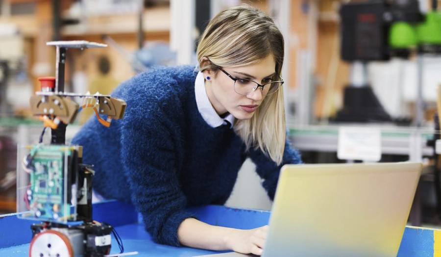 Mujeres lideran 58.6% del comercio electrónico en México