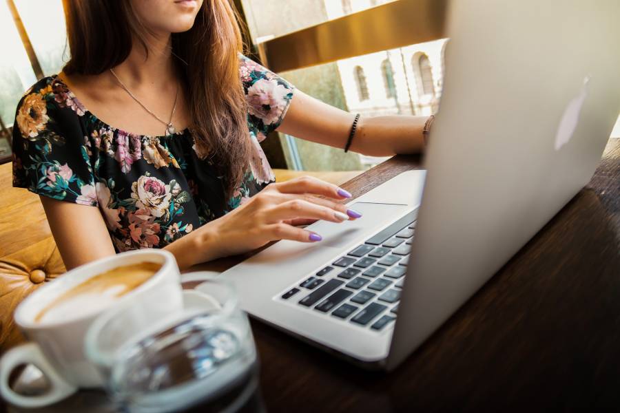 Mujeres lideran 58.6% del comercio electrónico en México