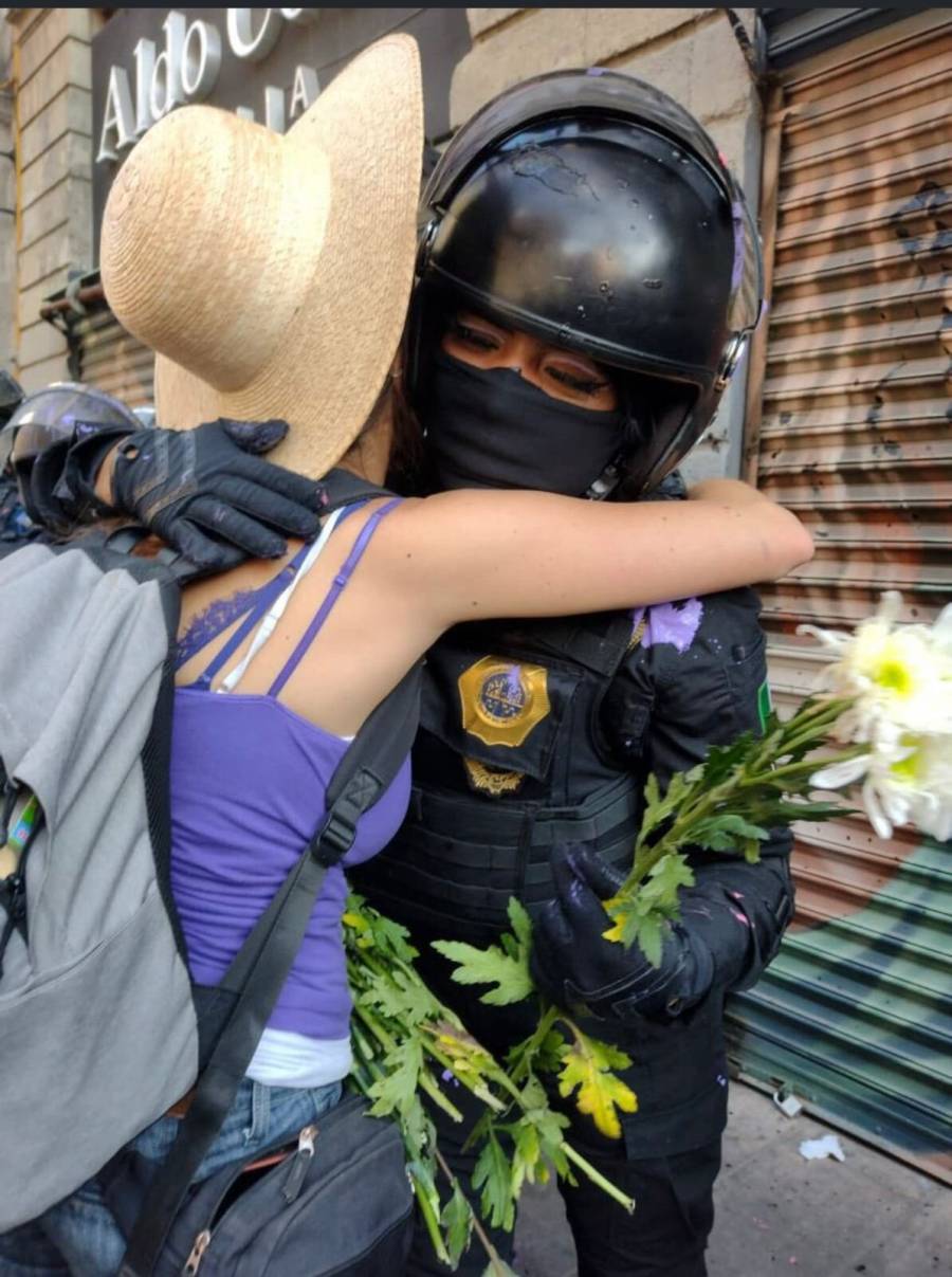 Ateneas se unieron a marcha del 8M