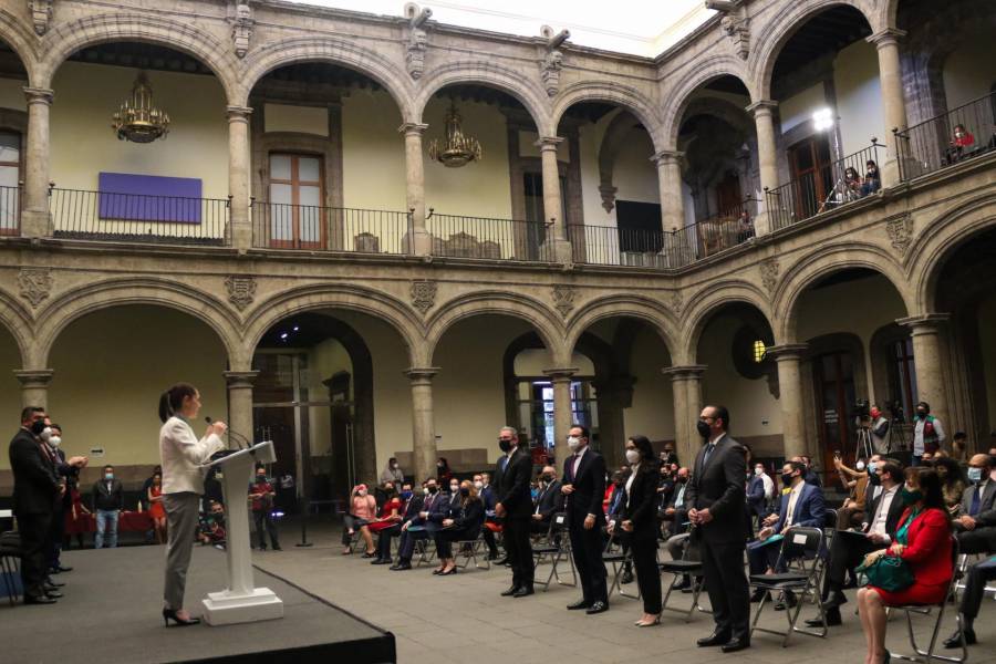 Claudia Sheinbaum promete resolver el Archivo Nacional de Notarías