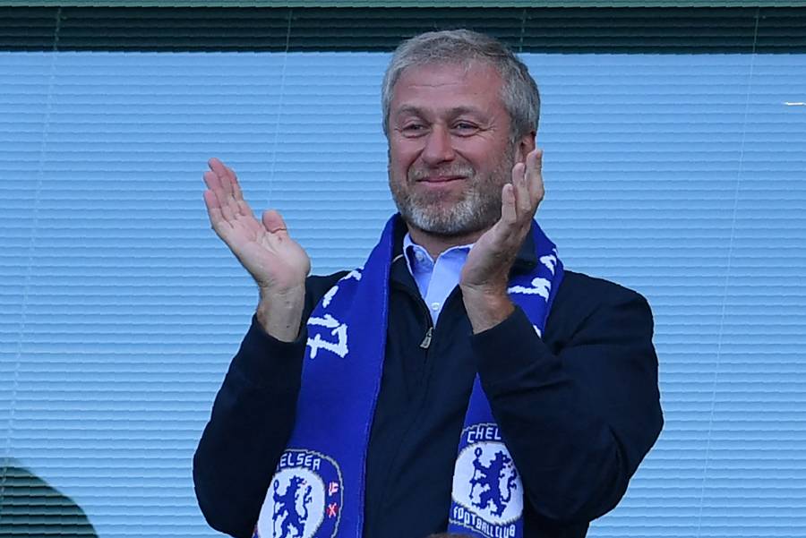 Gobierno británico congela cuentas del propietario del Chelsea FC