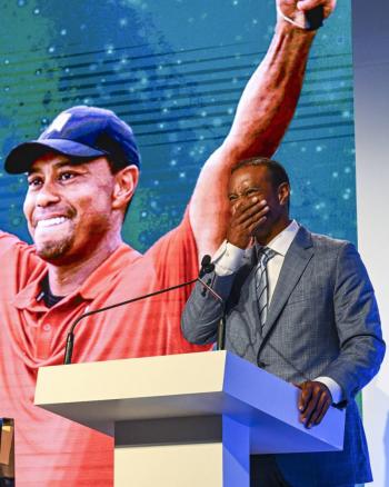 Tiger Woods dentro del Sal&oacute;n de la Fama del Golf