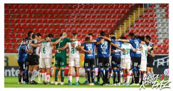 Quer&eacute;taro y Necaxa reanudan torneo pidiendo paz