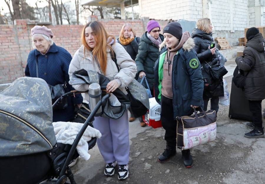 Abren un nuevo corredor humanitario hacia Mariupol, en Ucrania