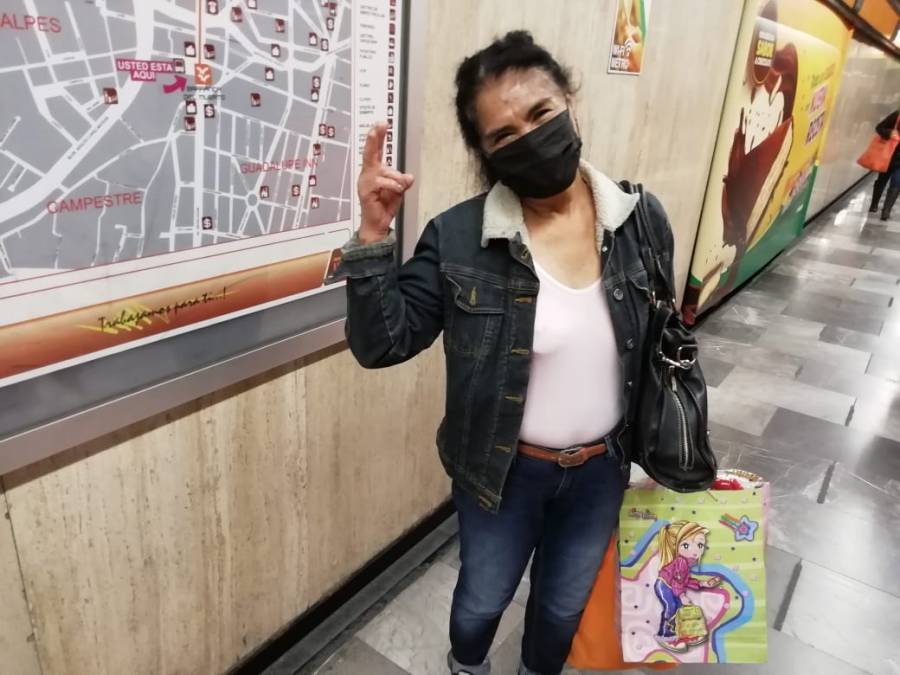 HISTORIAS EN EL METRO: MUJERES