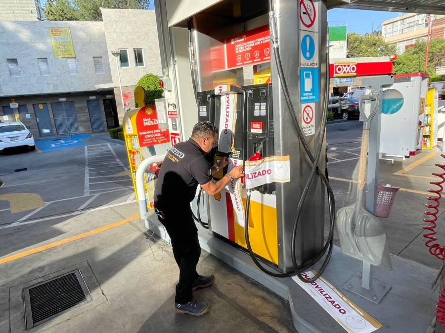 Por vender combustible en más de 29 pesos, Profeco cierra gasolineras