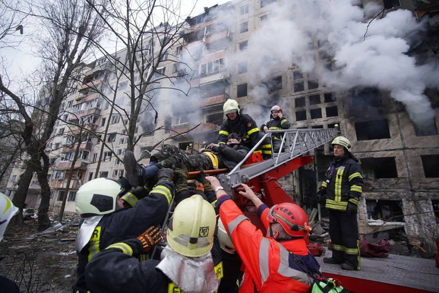 Bombardeo contra torre de televisión en Ucrania deja al menos 9 muertos
