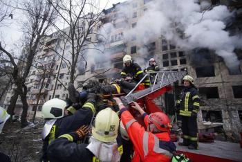 Bombardeo contra torre de televisi&oacute;n en Ucrania deja al menos 9 muertos