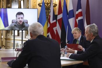 Tras invasi&oacute;n rusa, Zelenski ve a miembros de la OTAN “hipnotizados”