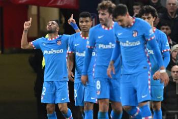 Atl&eacute;tico de Madrid conquista Old Trafford y se mete en cuartos de Champions