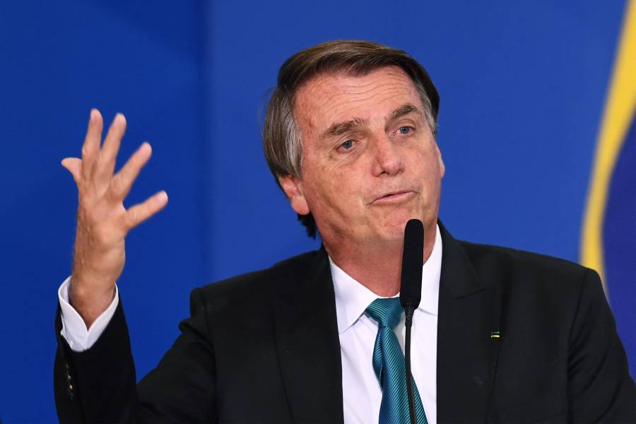 Bolsonaro recibe medalla al 