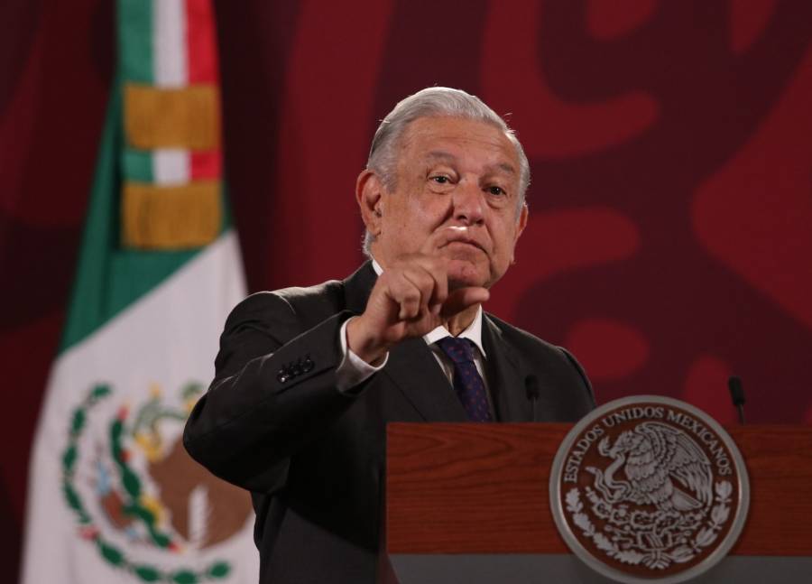 AMLO acusa a Parlamento Europeo de defender intereses de empresas corruptas