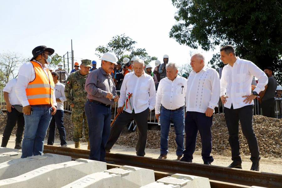 AMLO arriba a Oaxaca para supervisar avances del Tren Transístmico