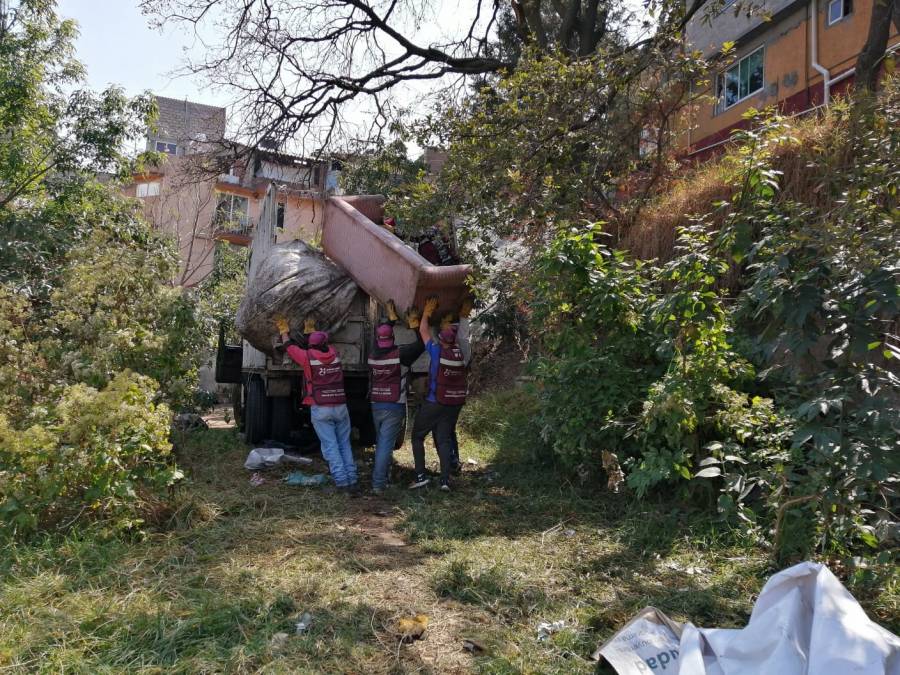 Retiran 124.8 toneladas de residuos solidos de 16 barrancas en CDMX