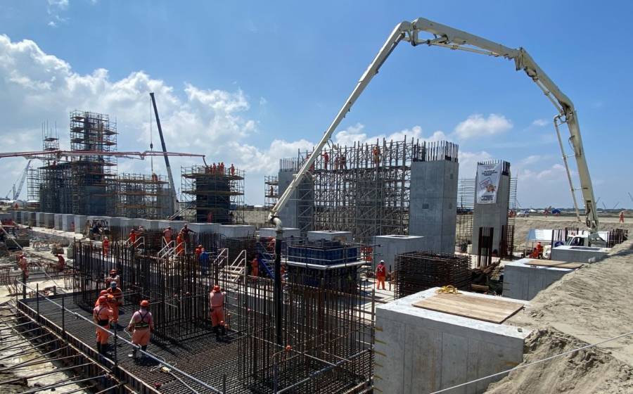 Alistan más de 6 mmdp para vía ferroviaria que conecte refinería y puerto de Dos Bocas