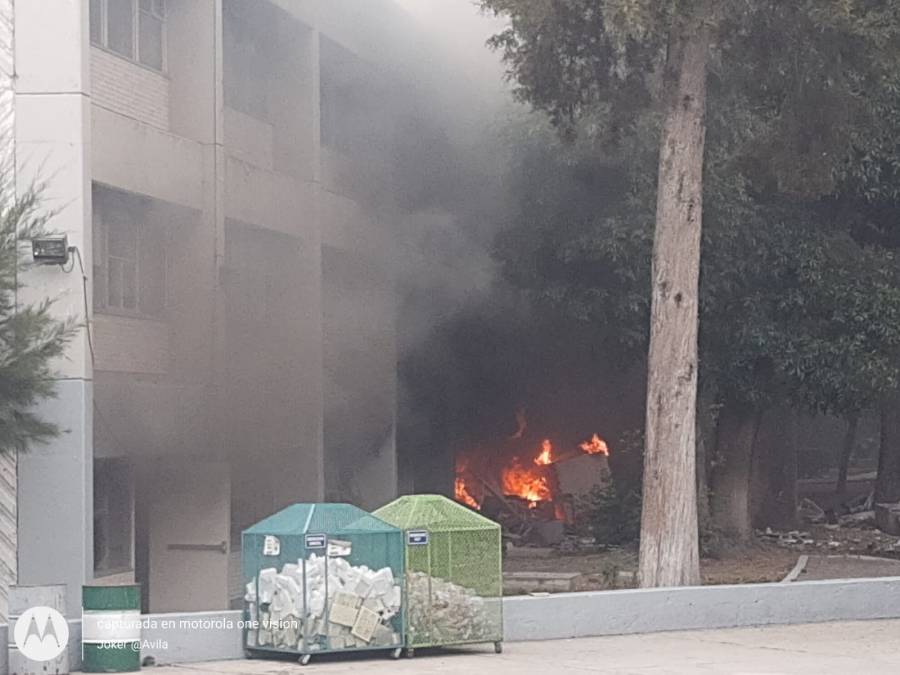 Explosión en la FES Zaragoza deja al menos tres heridos