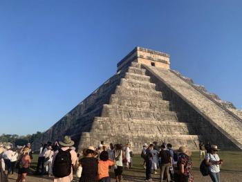 M&aacute;s de 9 mil turistas le dieron la bienvenida a la primavera en Chich&eacute;n Itz&aacute;