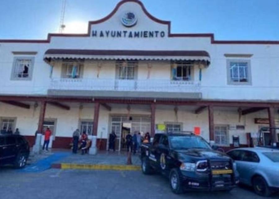 Hallan explosivo en ayuntamiento de Nuevo Parangaricutiro, Michoacán