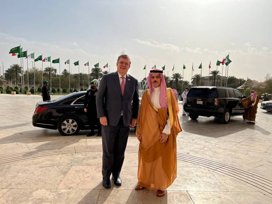 Ebrard se reúne con el ministro de Relaciones Exteriores de Arabia Saudita