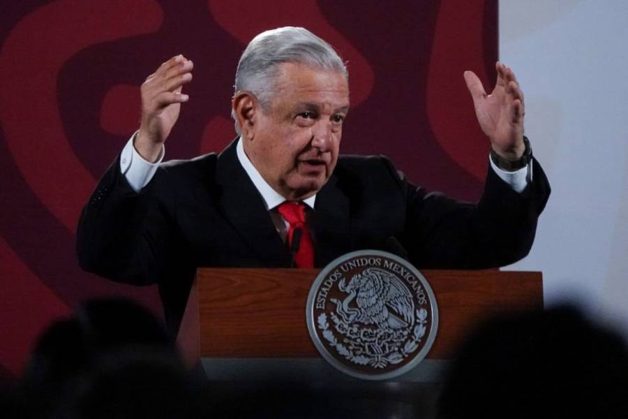 AMLO llama “adversarios” a los famosos que participaron en el video del Tren Maya