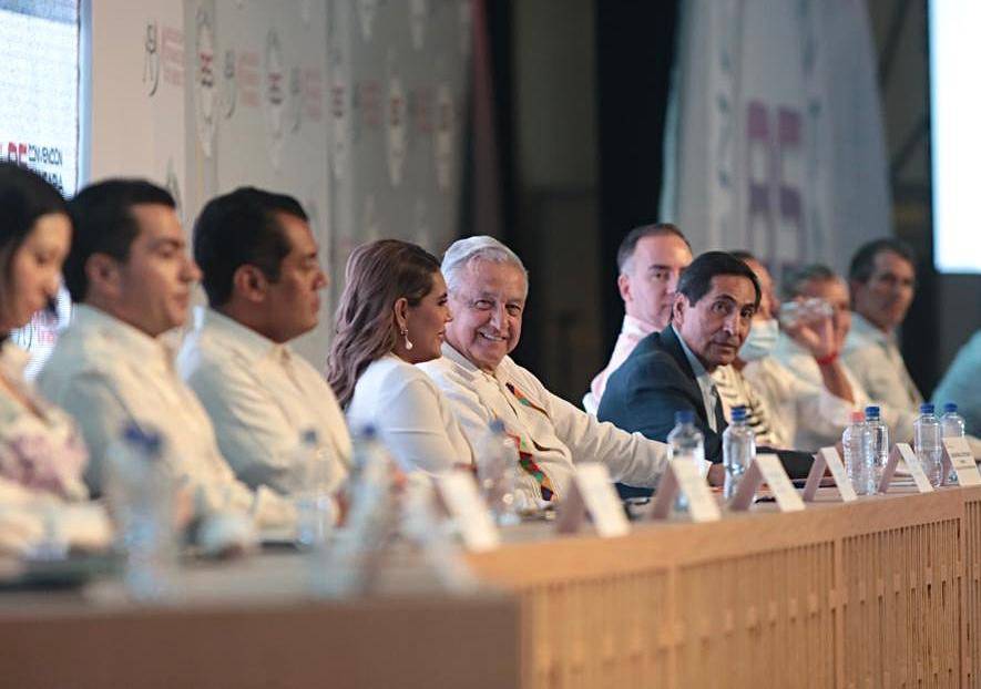 AMLO pide solvencia y mexicanidad en compradores de Banamex