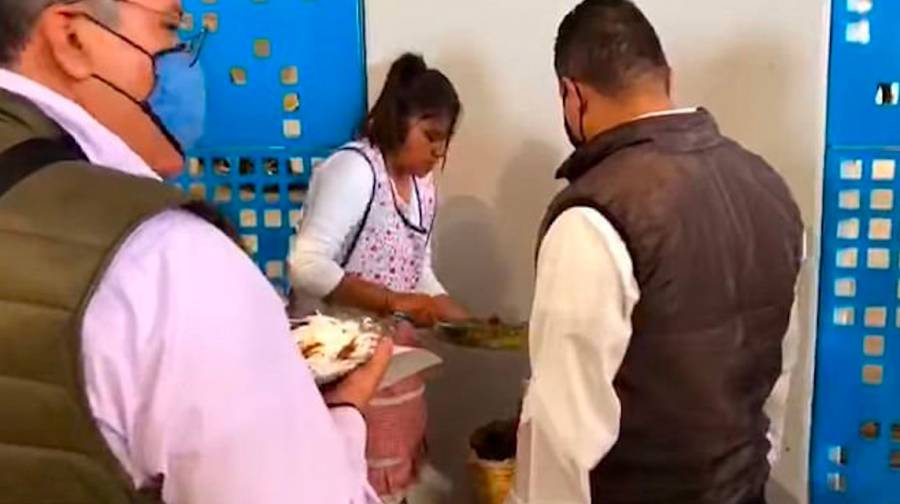 Se&ntilde;ora de las tlayudas del AIFA, ahora las vender&aacute; en Los Pinos