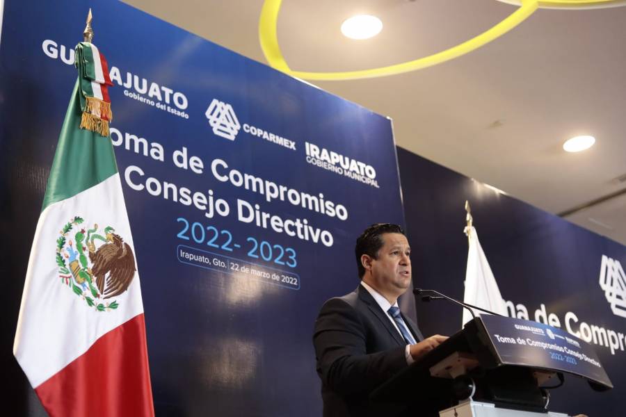 Diego Sinhue pide a empresarios di&aacute;logo y unidad