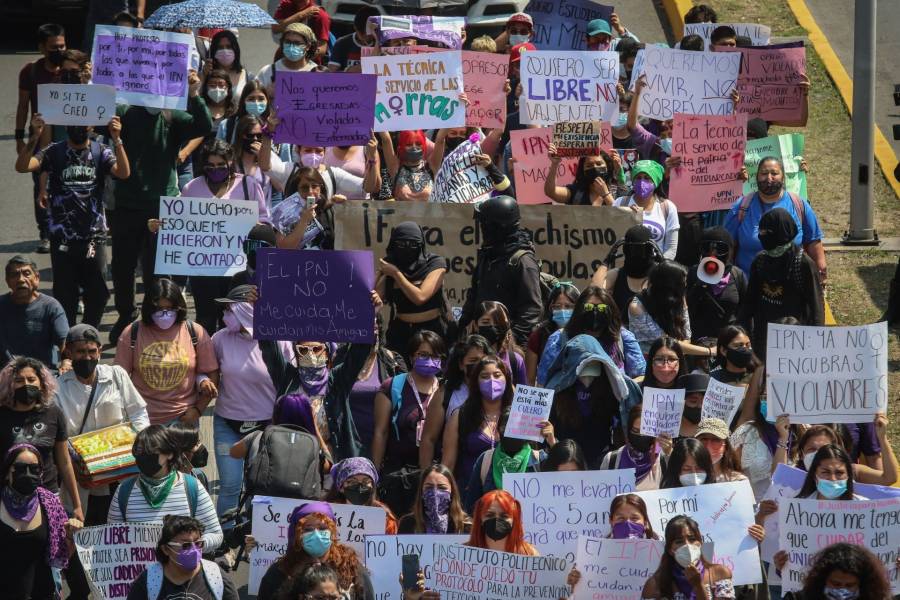 Por caso de abuso sexual en Voca 7, estudiantes se manifiestan en el IPN