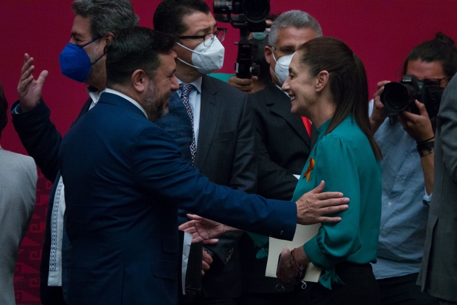 Sheinbaum impugna el bajar “propaganda electoral” por orden del INE