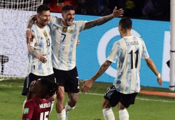 Argentina de fiesta con Messi y Di Mar&iacute;a golea 3-0 a Venezuela en premundial