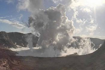 Miles de filipinos son evacuados por erupci&oacute;n de volc&aacute;n Taal