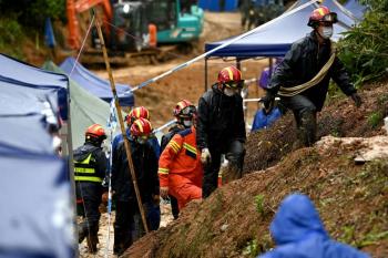 Recuperan segunda caja negra de accidente a&eacute;reo en China