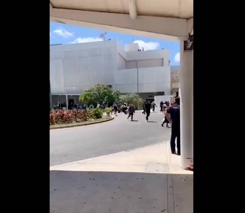 Se registra balacera en el Aeropuerto de Cancún