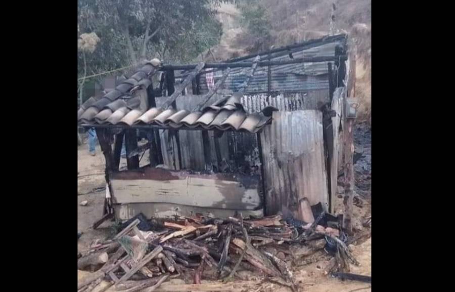Oaxaca: Mueren calcinados 6 niños en casa de madera consumida por el fuego