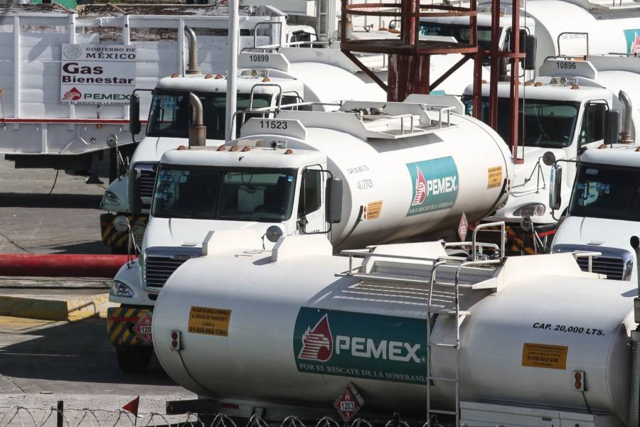 México será autosuficiente en gasolinas y diésel en 2023, asegura AMLO