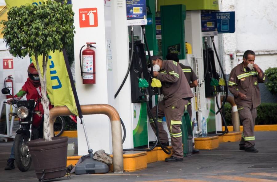 México con gasolinas baratas y menos inflación que EEUU, presume AMLO