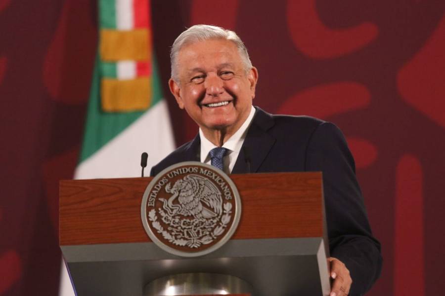 AMLO critica otra vez a Derbez tras triunfo en los Óscar