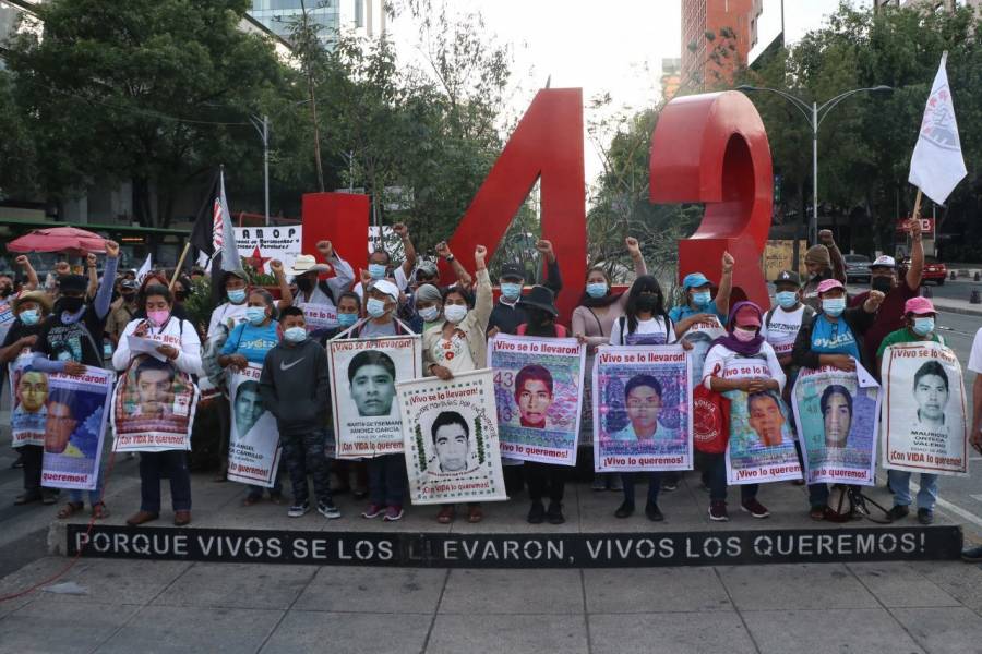 Marina manipuló pruebas del Caso Ayotzinapa en octubre de 2014; el Ejército infiltró a los normalistas: GIEI