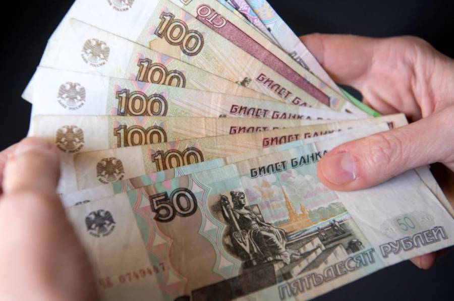 El rublo sube 10% frente al d&oacute;lar, impulsado por negociaciones Rusia-Ucrania