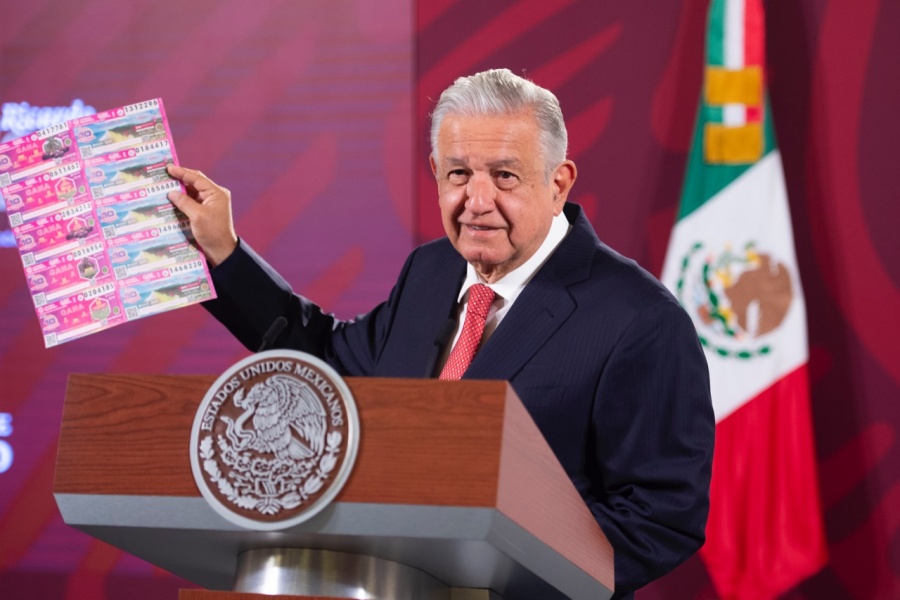 AMLO reitera llamado a comprar boletos de rifa de terrenos