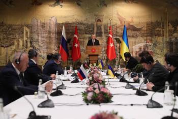 Tras negociaciones con Ucrania, Rusia reducir&aacute; actividad militar en Kyiv y Chern&iacute;gov