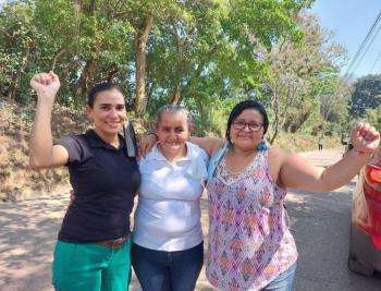 Luego de 13 años, liberan a salvadoreña encarcelada por sufrir un aborto