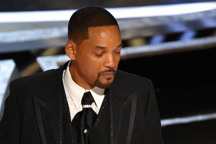 Will Smith se negó a irse de los Óscar tras abofetear a Chris Rock, dice la Academia