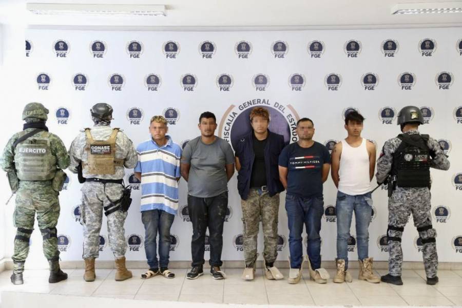 Autoridades de Michoacán detienen a 5 implicados en multihomicidio en palenque de Zinapécuaro