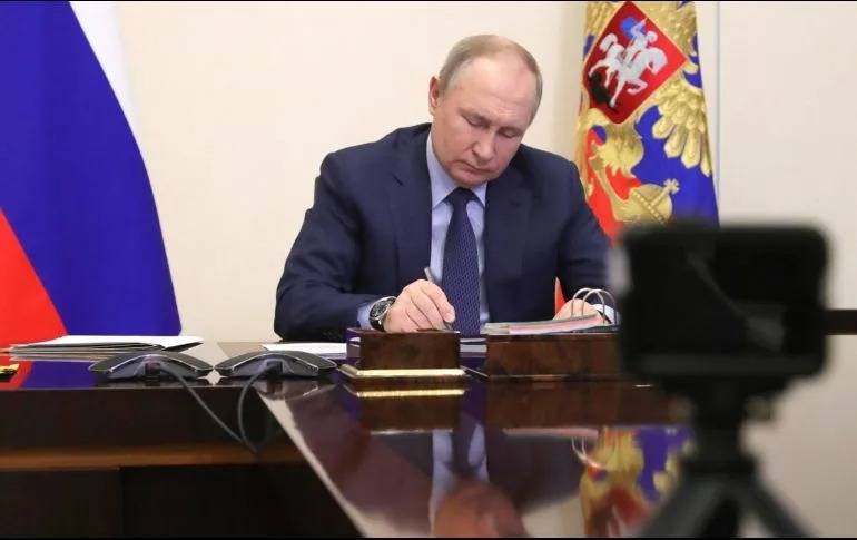 Rusia suspenderá contratos a países hostiles que no paguen el gas en rublos