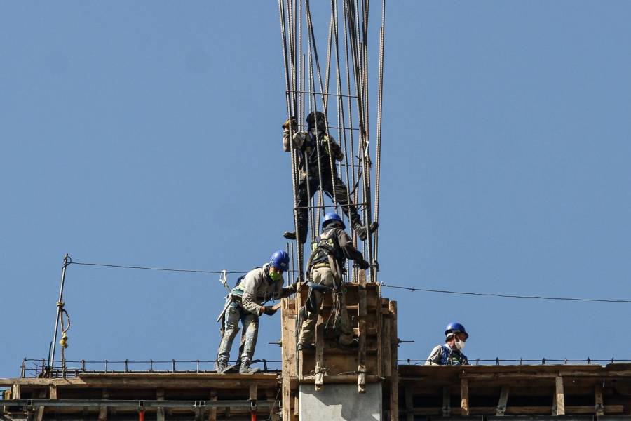 Confianza empresarial en manufactura y construcción disminuyó en marzo