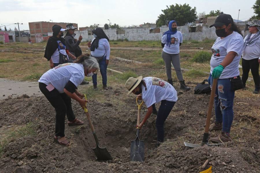 Hallan 20 bolsas con restos óseos en Tlajomulco, Jalisco