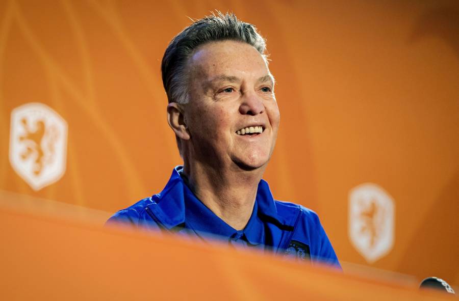 Van Gaal recibe mensajes de apoyo despu&eacute;s del anuncio de su c&aacute;ncer